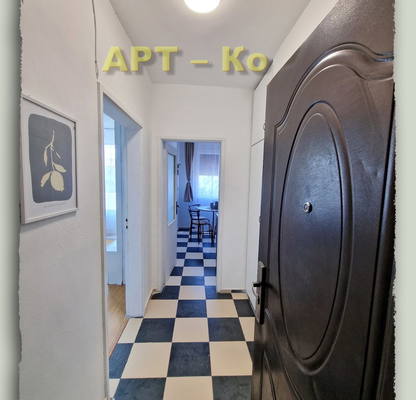Снимка 2 — Едностаен апартамент в Перник, Изток