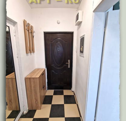 Снимка 3 — Едностаен апартамент в Перник, Изток