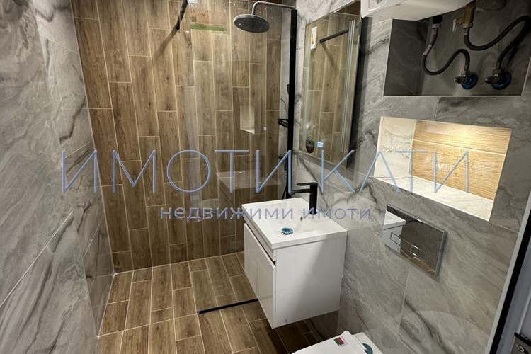 Едностаен апартамент в Перник, Изток