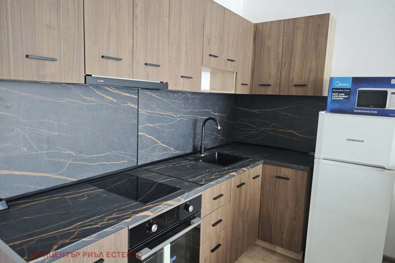 3-bedroom apartment in Pernik, Iztok