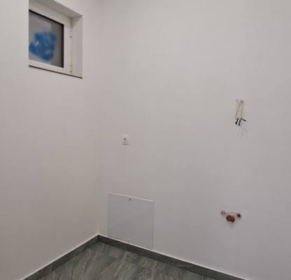 Снимка 3 — Многостаен апартамент в Перник, Изток