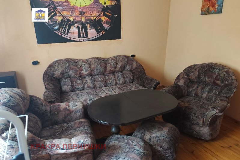 3-bedroom apartment in Pernik, Mogiliche