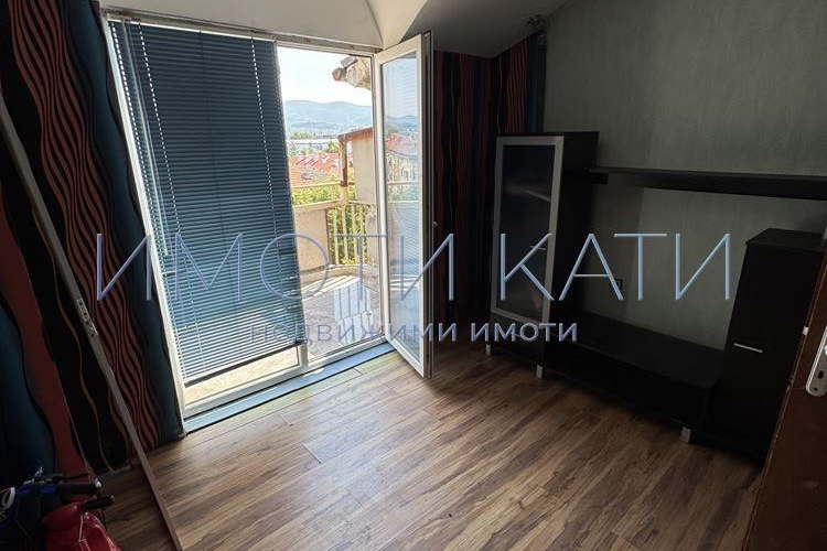 5-bedroom apartment in Pernik, Moshino