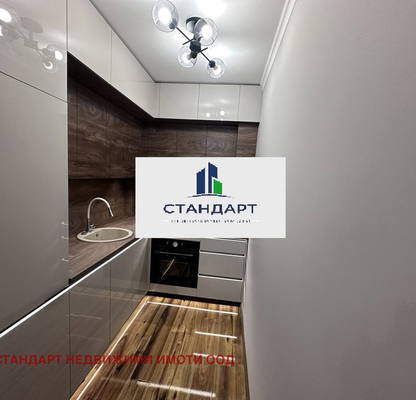 Снимка 3 — Тристаен апартамент с тераса в Център, Съдийски, Пловдив