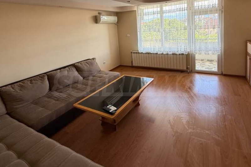 3-bedroom apartment in Plovdiv, Centyr