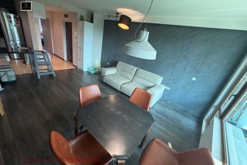 3-bedroom apartment in Plovdiv, Centyr
