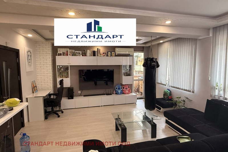 3-bedroom apartment in Plovdiv, Centyr