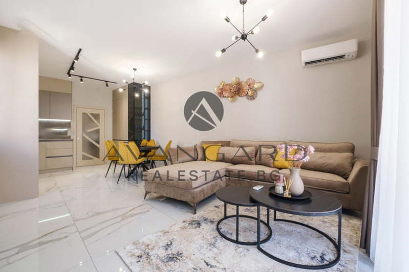 3-bedroom apartment in Plovdiv, Centyr