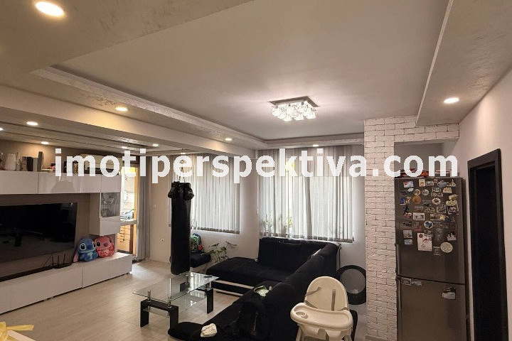 Тристаен апартамент с две тераси в Центъра на Пловдив, Стария град
