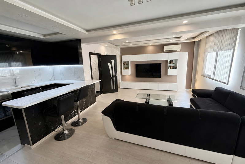 3-bedroom apartment in Plovdiv, Centyr