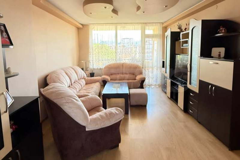 4-bedroom apartment in Plovdiv, Centyr