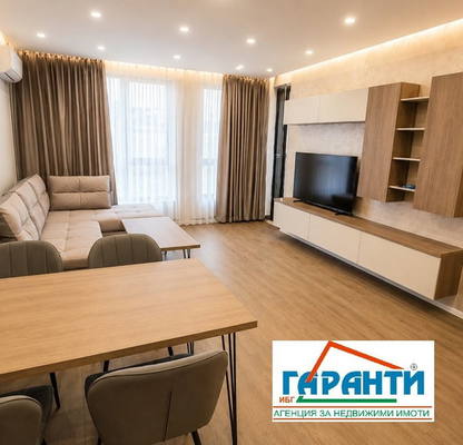 Снимка 4 — Двустаен апартамент с тераса в Център, Пловдив