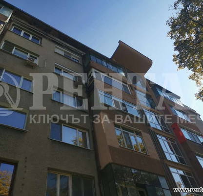 Снимка 5 — Двустаен апартамент с две тераси в Центъра на Пловдив