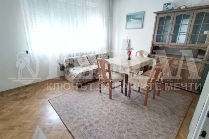 3-bedroom apartment in Plovdiv, Centyr