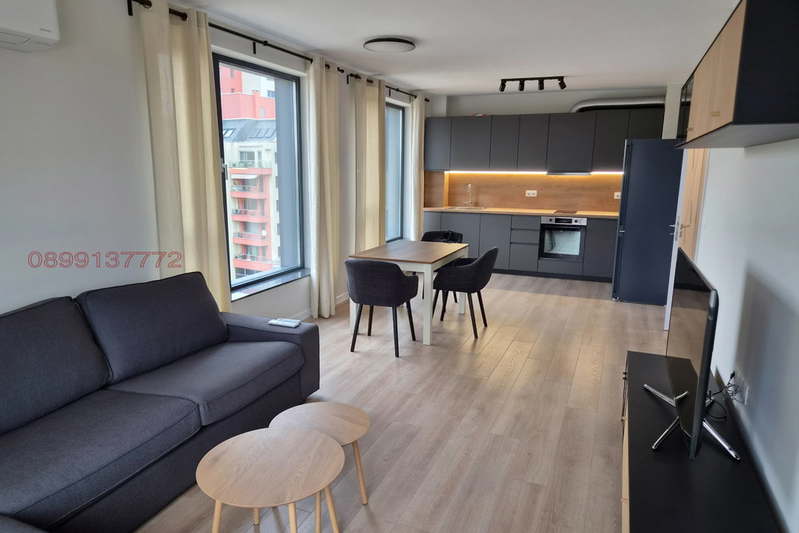 3-bedroom apartment in Plovdiv, Centyr