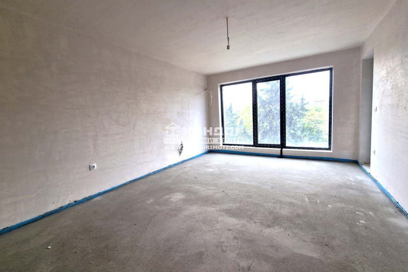 Spacious 3-room apartment in Karsiyaka, Plovdiv with two terraces