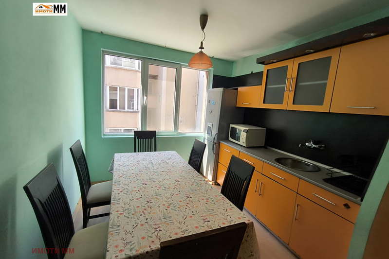3-bedroom apartment in Plovdiv, Kyrshiyaka