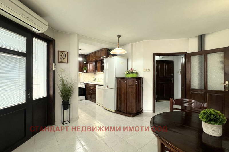 4-bedroom apartment in Plovdiv, Kyrshiyaka
