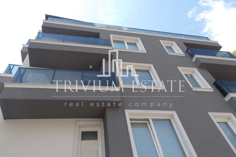 Three-room apartment in Kyuchuk Parizh with two terraces