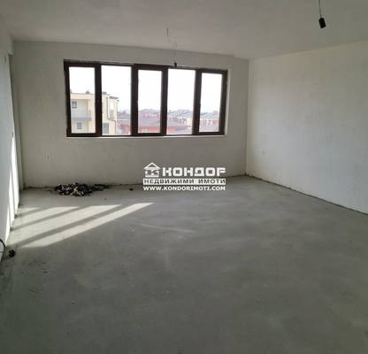 Снимка 4 — Тристаен апартамент с три тераси в Кючук Париж, Пловдив