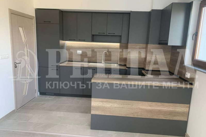 Двустаен апартамент в Кючук Париж, Пловдив с паркомясто
