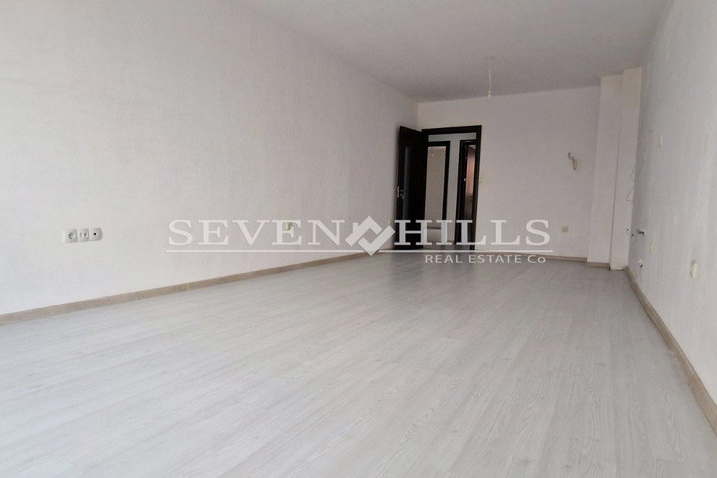 3-bedroom apartment in Plovdiv, Mladejki Hylm