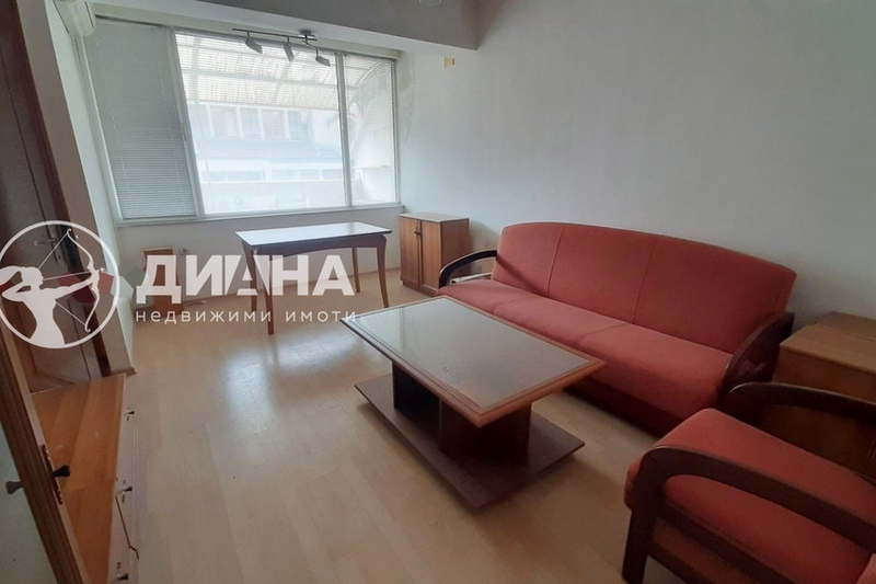 3-bedroom apartment in Plovdiv, Mladejki Hylm
