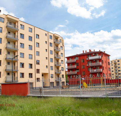 Снимка 4 — Просторен 3-стаен апартамент в Остромила с три тераси