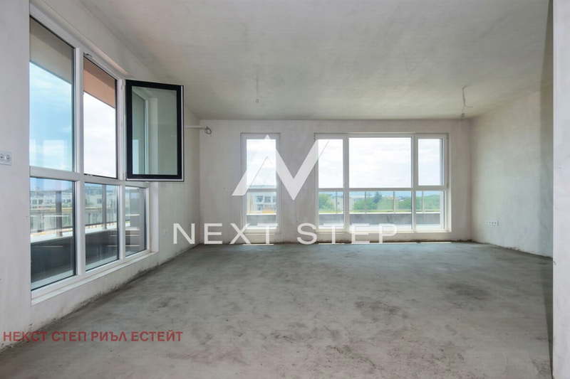 Spacious 3-room apartment with terrace in Plovdiv, Grebna baza
