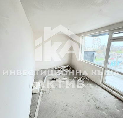 Снимка 2 — Двустаен апартамент с две тераси в Тракия, Пловдив