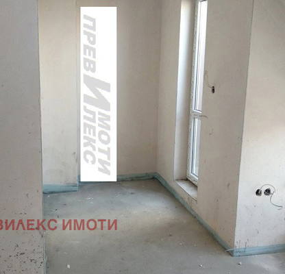 Снимка 2 — Просторен 3-стаен апартамент в Тракия, Пловдив с две тераси