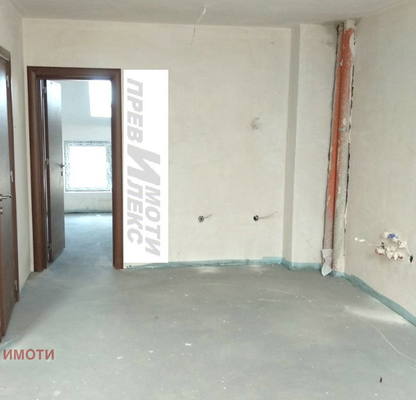 Снимка 4 — Просторен 3-стаен апартамент в Тракия, Пловдив с две тераси