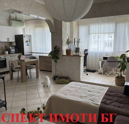 Снимка 3 — Тристаен апартамент с мансарда в район Въстанически, Пловдив