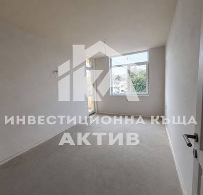 Снимка 5 — Тристаен апартамент с две тераси в кв. Въстанически, Пловдив