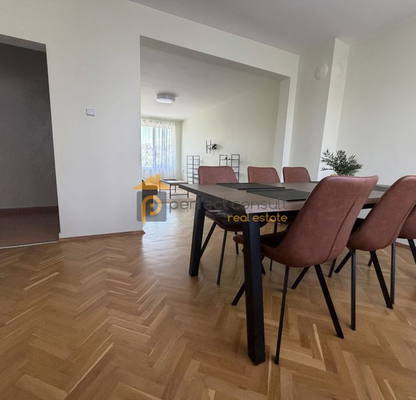 Photo 3 — 4-bedroom apartment in Plovdiv, Vystanicheski
