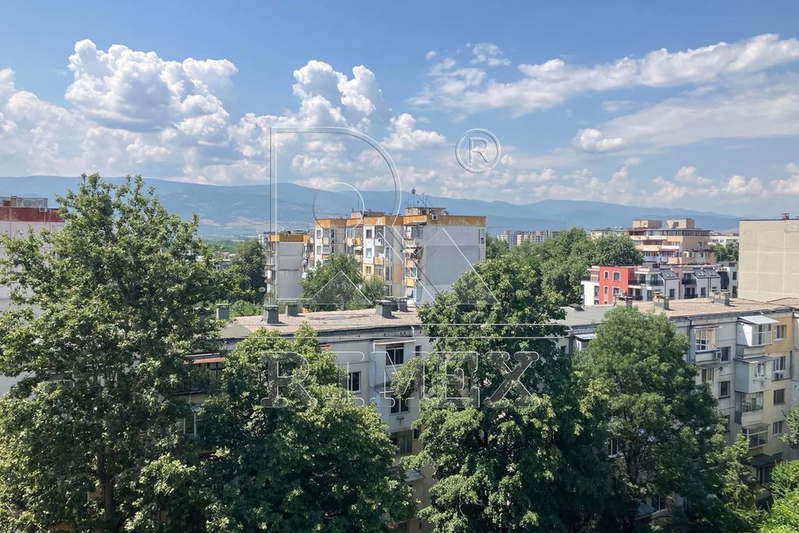 Едностаен апартамент в Южен, Пловдив с паркинг и асансьор