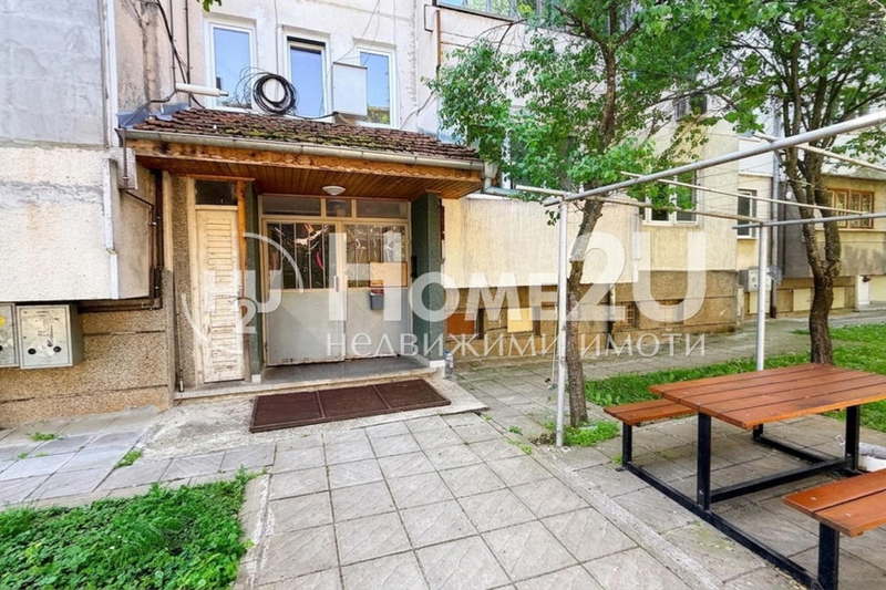 3-bedroom apartment in област София, Pravec