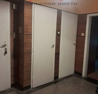 Снимка 3 — Тристаен апартамент в Русе, Алеи Възраждане