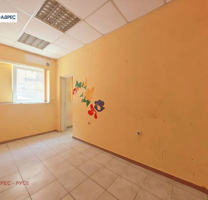 Снимка 5 — Едностаен апартамент в Центъра на Русе с три помещения