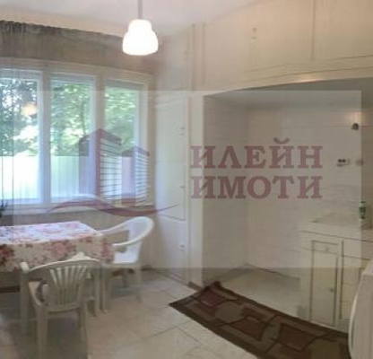 Снимка 4 — Тристаен апартамент в Русе, Център