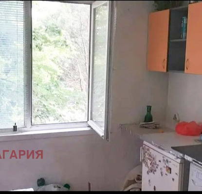Снимка 2 — Двустаен апартамент в Русе, Широк център