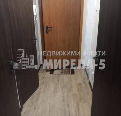Снимка 4 — Двустаен апартамент в Русе, Широк център