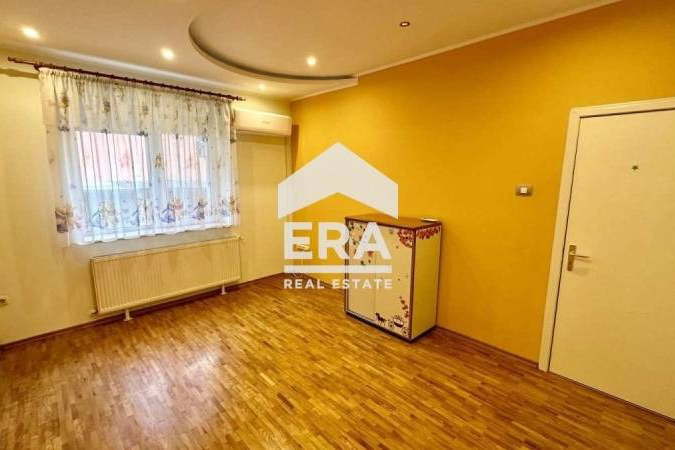 Тристаен апартамент в Русе, Широк център