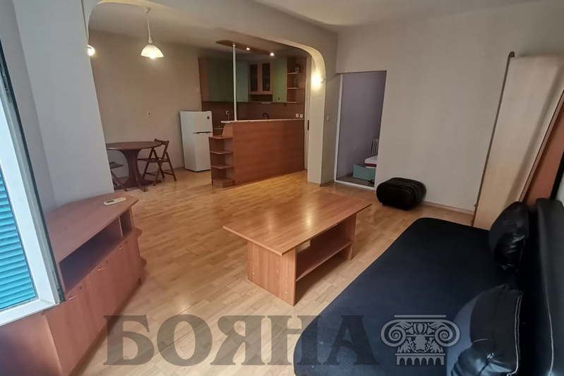 Едностаен апартамент в Русе, Ялта