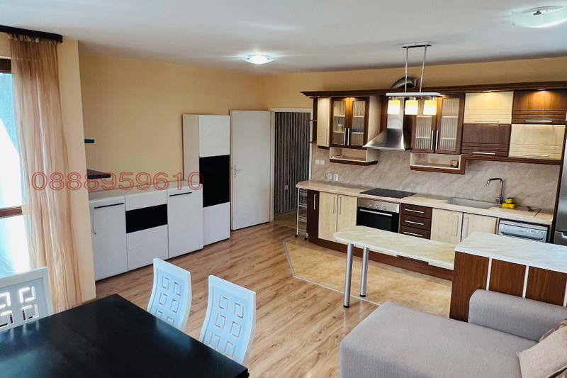 3-bedroom apartment in Shumen, Centyr