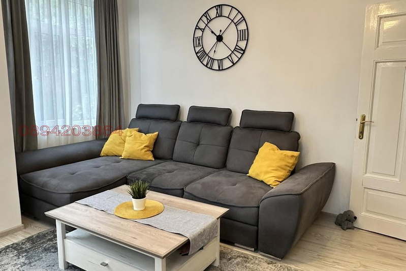 3-bedroom apartment in Shumen, Centyr