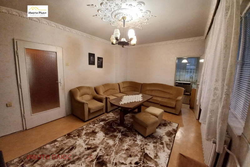 4-bedroom apartment in Shumen, Centyr