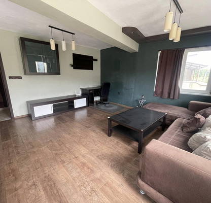 Photo 2 — 4-bedroom apartment in Shumen, Centyr