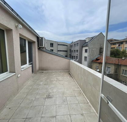 Photo 4 — 4-bedroom apartment in Shumen, Centyr