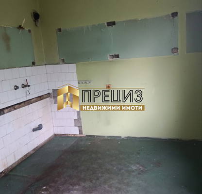 Photo 4 — 3-bedroom apartment in Shumen, Dobrudjanski